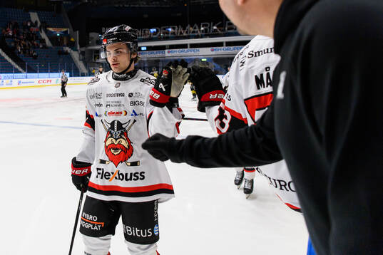 Nybro Vikings Alex Ciernik jublar
