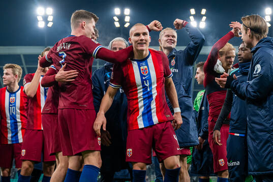 Bläddra bland fler bilder av Football, Nations League, Slovenia - Norway