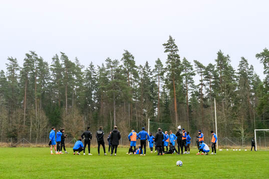 Spelarna samlas