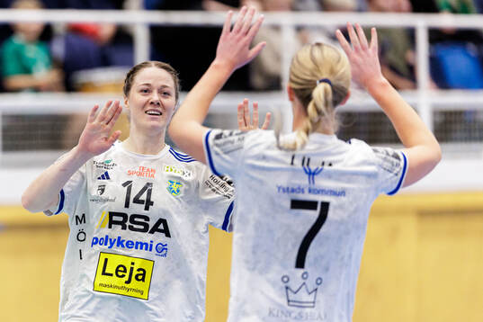 Ystads IFs Sally Sivertsson jublar