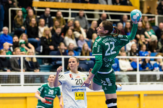 Skurus Kaja Stojilkovic med ett skott