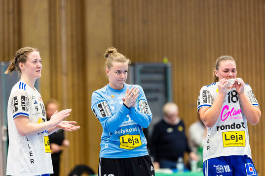Ystads IFs målvakt Hanne Ramsøskar Sagvold ger bort