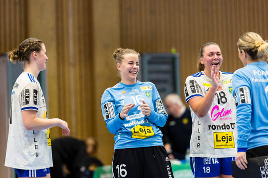 Ystads IFs målvakt Hanne Ramsøskar Sagvold ger bort