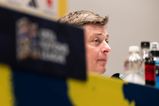 Head coach Jon Dahl Tomasson of Sweden