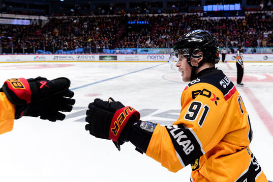 Luleås Brian O'neil jublar