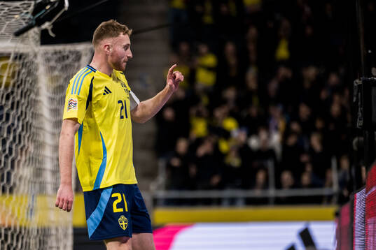 Dejan Kulusevski of Sweden celebrates