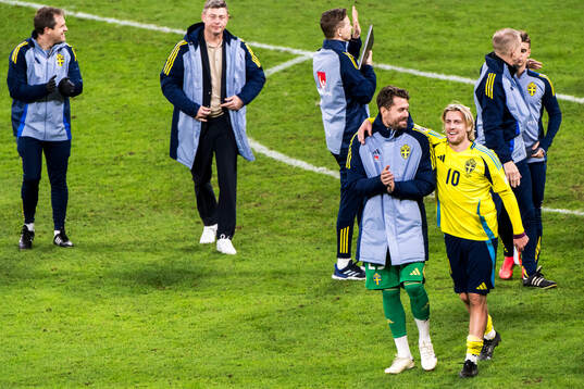 Kristoffer Nordfeldt and Emil Forsberg of Sweden