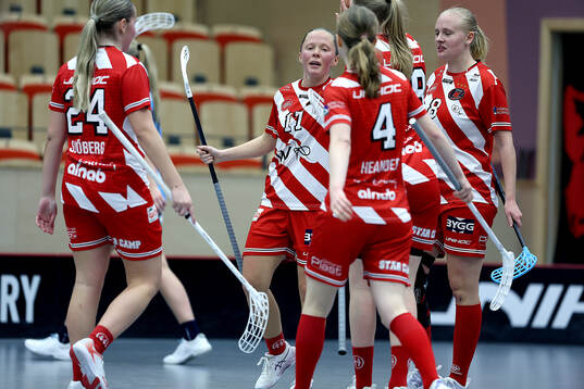 Pixbos Emma Stenberg jublar