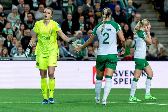 Goalkeeper Anna Tamminen and Eva Nyström of Hammarby