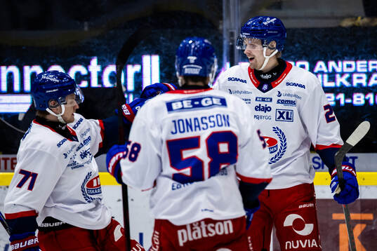 Oskarshamns Hampus Karlsson jublar
