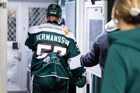 Tingsryds Måns Hermansson lämnar skadad