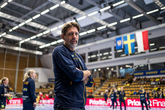 Assistant coach Coach Thomas Axnér of Sweden