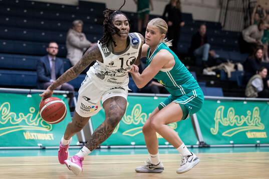 Norrköpings Miya Crump och Alviks Kajsa Levin