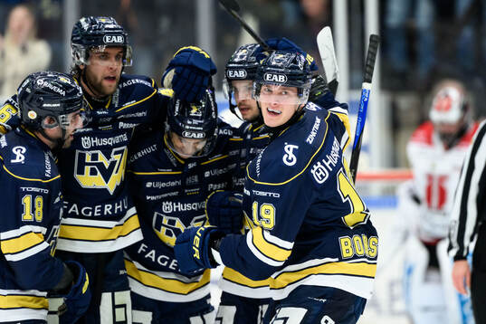 HV71s Henrik Borgström jublar