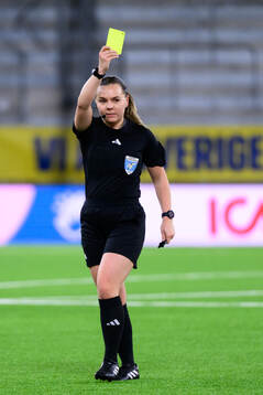 Referee Hanna Laajanen