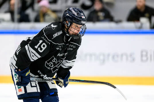 HV71s Klara Seroiszkova deppar