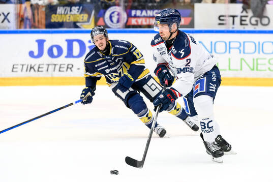 HV71s Isac Brännström och Linköpings Rasmus Rissanen