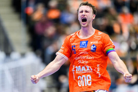 IFK Kristianstads Philip Henningsson jublar