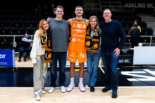 Norrköpings Shane Hunter med familj