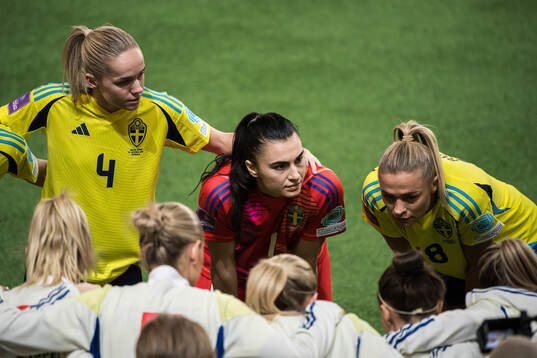 Hanna Lundkvist, Zecira Musovic, and Fridolina Rolfö of