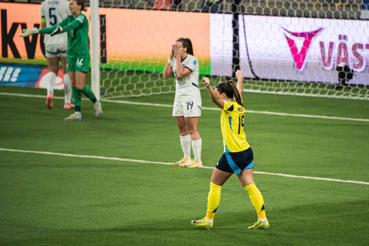 Johanna Rytting Kaneryd of Sweden celebrating the 4-0 goal