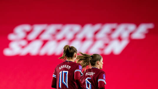 Caroline Graham Hansen and Maren Mjelde of Norway