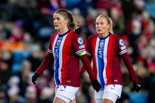 Maren Mjelde and Guro Bergsvand of Norway