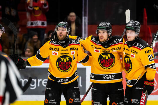 Luleås Linus Omark gör 1-2 och jublar med Brendan