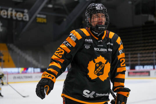 Skellefteås Sini Karjalainen jublar