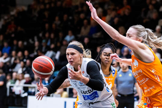 Luleås Jessica Lindstrom och Norrköpings Sofia Pelander