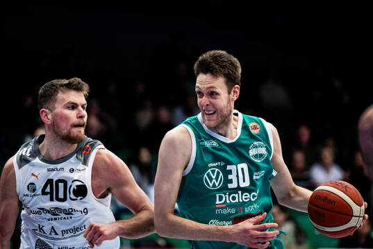 Norrköpings Shane Hunter och Södertäljes Nick Spires