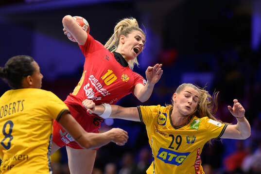 Matea Pletikosic of Montenegro against Jamina Roberts and