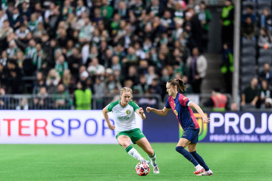 Julie Blakstad of Hammarby and Caroline Graham Hansen of