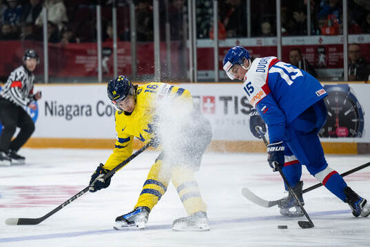 Felix Unger Sörum of Sweden and Dalibor Dvorsky of Slovakia