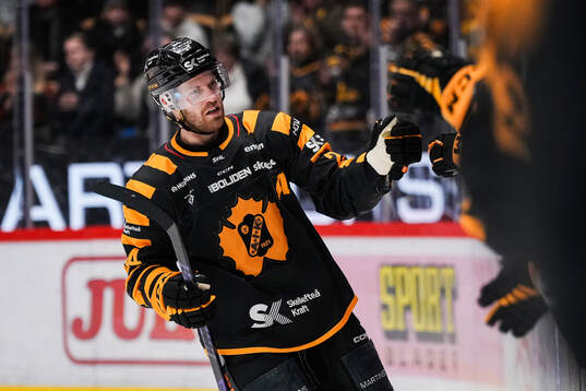Skellefteås Oscar Lindberg jublar