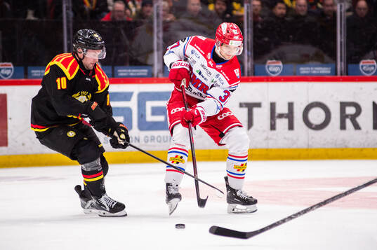 Brynäs Johan Larsson och Timrås Kristian Näkyvä