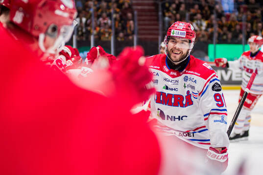 Timrås Magnus Pääjärvi jublar