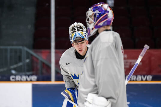Goaltender Marcus Gidlöf and goaltender Melvin Strahl of