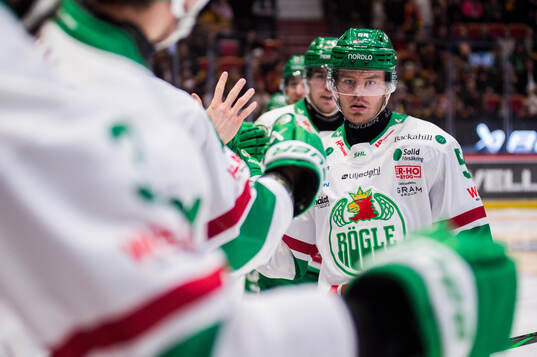 Rögles Filip Johansson jublar