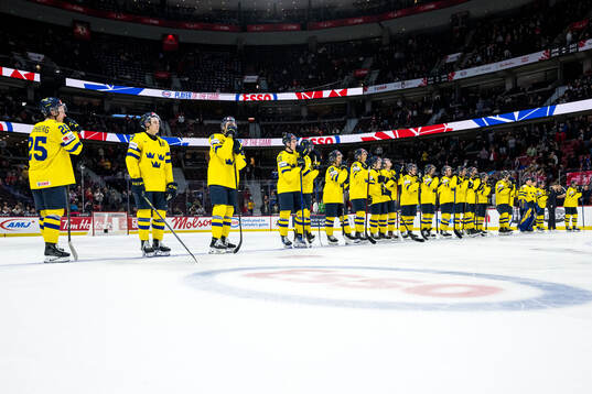 Players of Sweden looks dejected