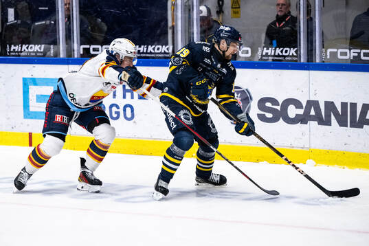 Djurgårdens Jonathan Tychonick och Södertäljes Hampus