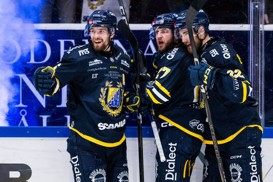 Södertäljes Olli Vainio, Daniel Norbe och Jacob