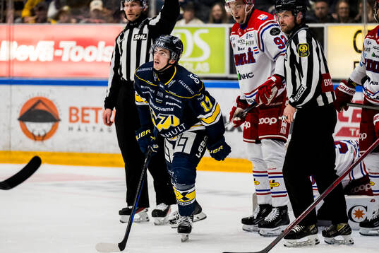 HV71s Isac Brännström deppar