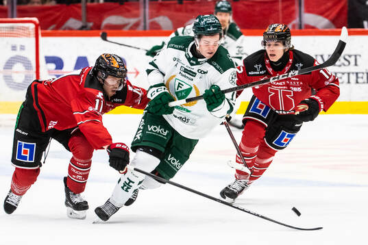 Örebros Kalle Kossila och Färjestads Viktor Lodin