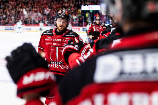 Örebros Linus Arnesson jublar vid 1-1