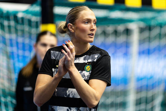Sävehofs Felicia Granat innan handbollsmatchen i