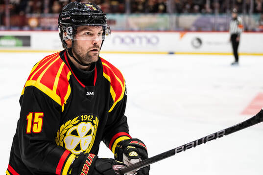 Brynäs Simon Bertilsson jublar