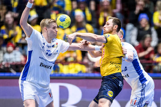 Ellidi Snær Vidarsson of Iceland and Albin Lagergren of