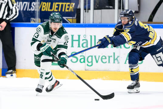 Färjestads Joel Kellman och HV71s Isac Brännström