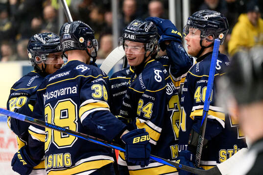 HV71s Oscar Fisker Molgaard jublar